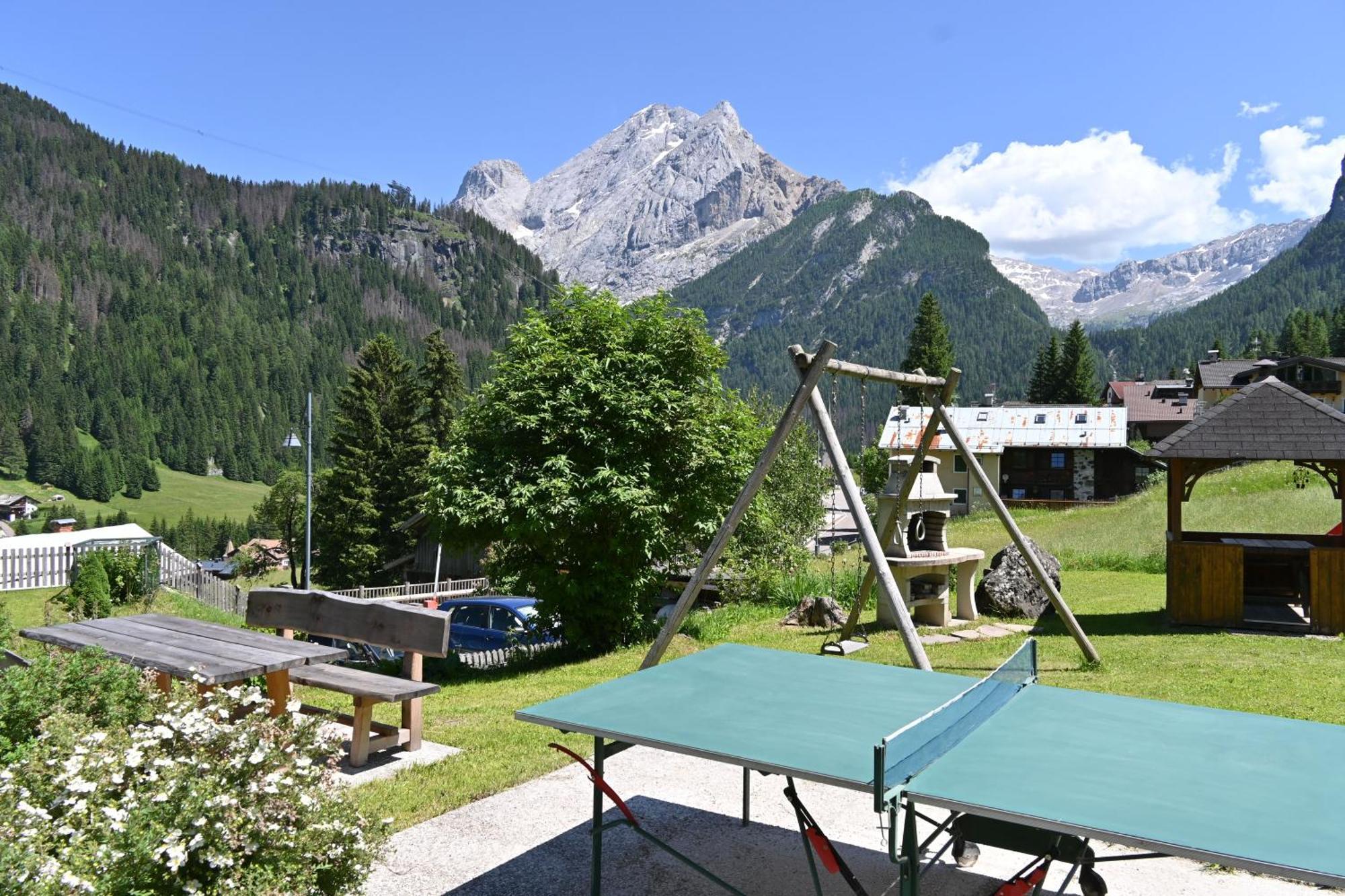 Albergo Majorka Canazei Bagian luar foto
