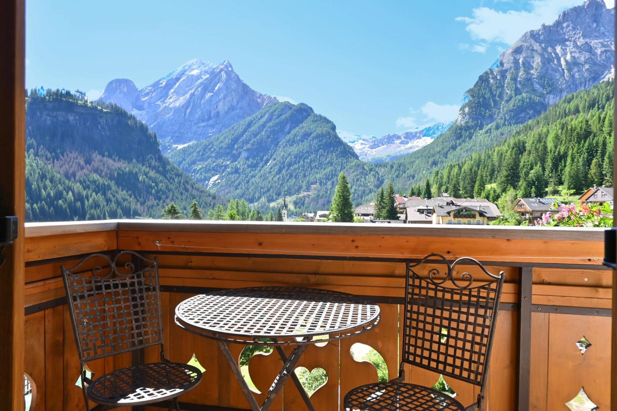 Albergo Majorka Canazei Bagian luar foto