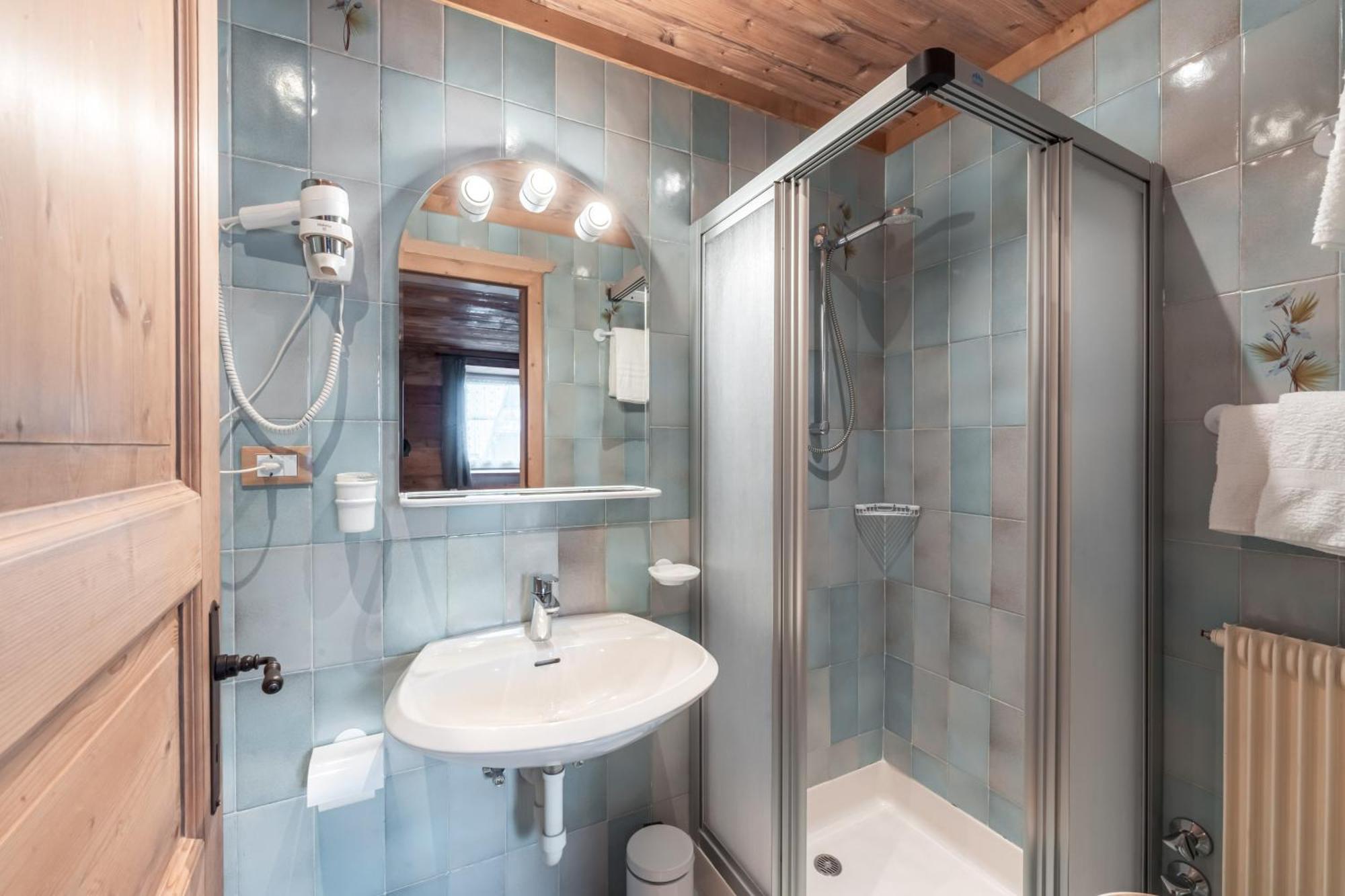 Albergo Majorka Canazei Bagian luar foto
