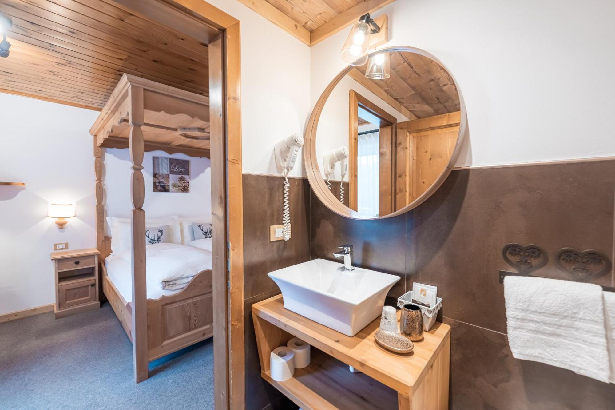 Albergo Majorka Canazei Bagian luar foto